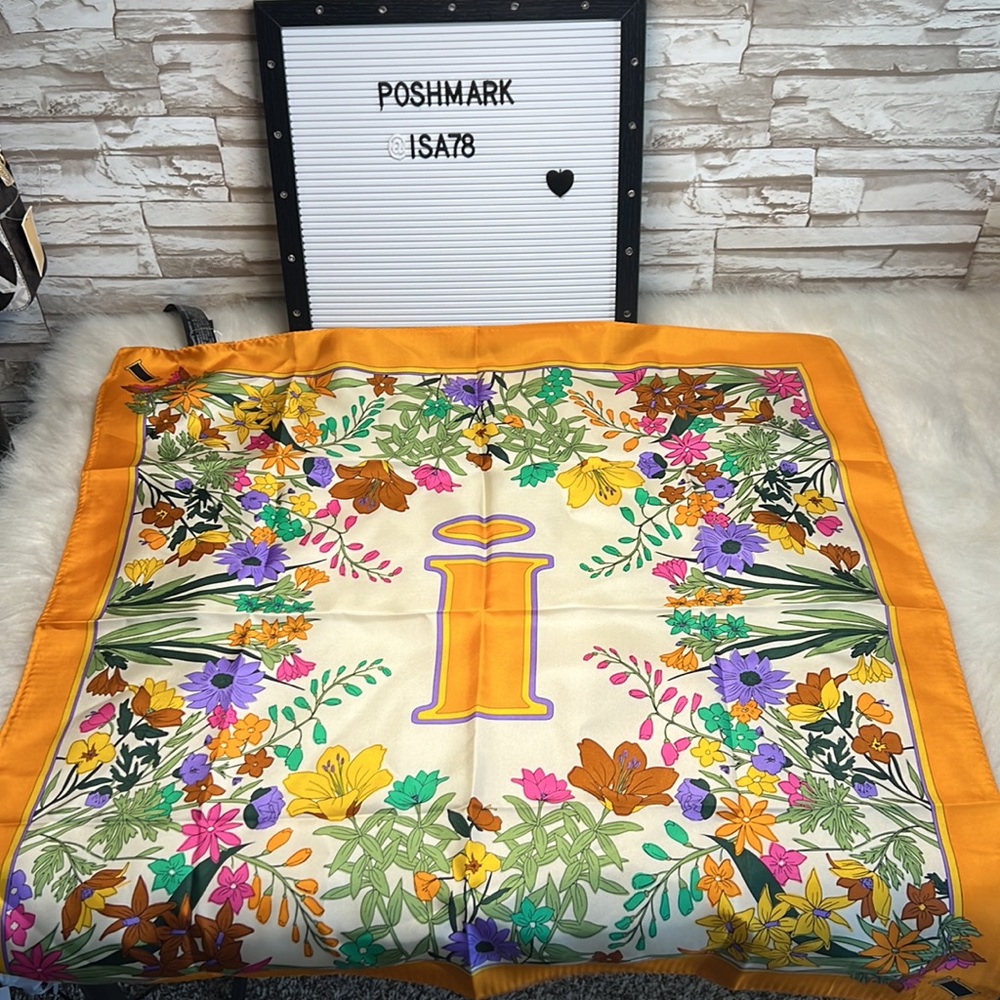 ZARA INITIAL (I) SILK SCARF SPECIAL EDITION - Picture 3 of 9